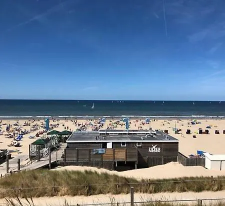 بيت للعطل De Strandmus *